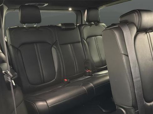 Used 2023 Jeep Wagoneer 4WD w/ HD Trailer Tow Package image 33