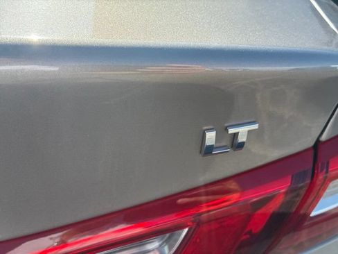 Used 2025 Chevrolet Malibu LT FWD image 7