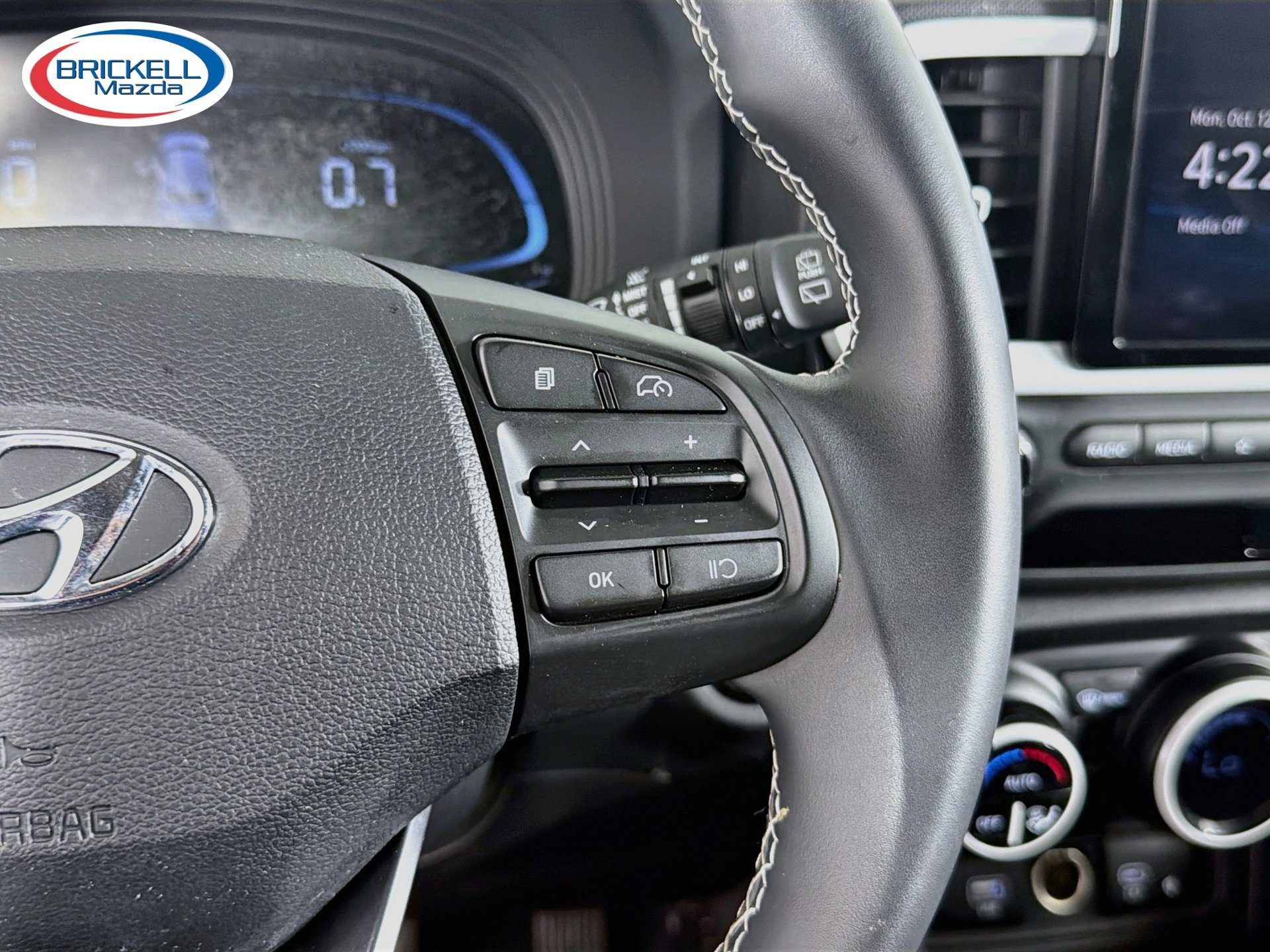 Used 2024 Hyundai Venue Limited FWD image 33