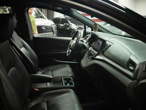 Used 2023 Honda Odyssey Sport image 11