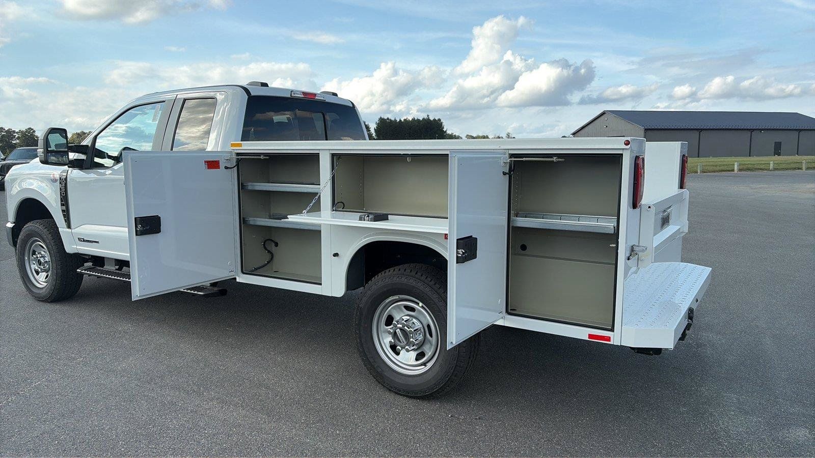 New 2027 Ford F350 XL w/ XL Chrome Package AWD/4WD image 24