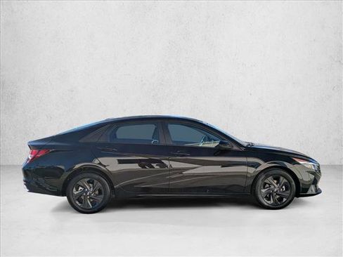 Certified 2023 Hyundai Elantra SEL image 4