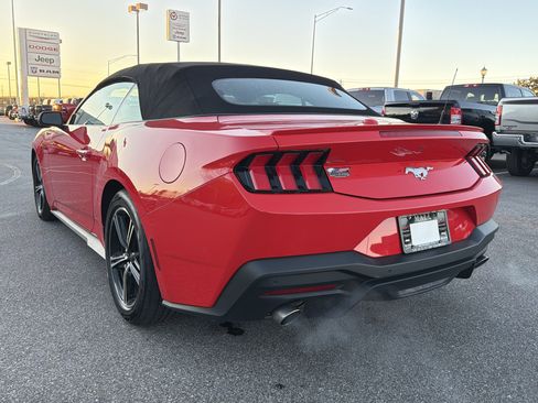 Used 2024 Ford Mustang Premium image 8