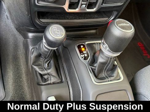 Certified 2024 Jeep Gladiator Sport image 24