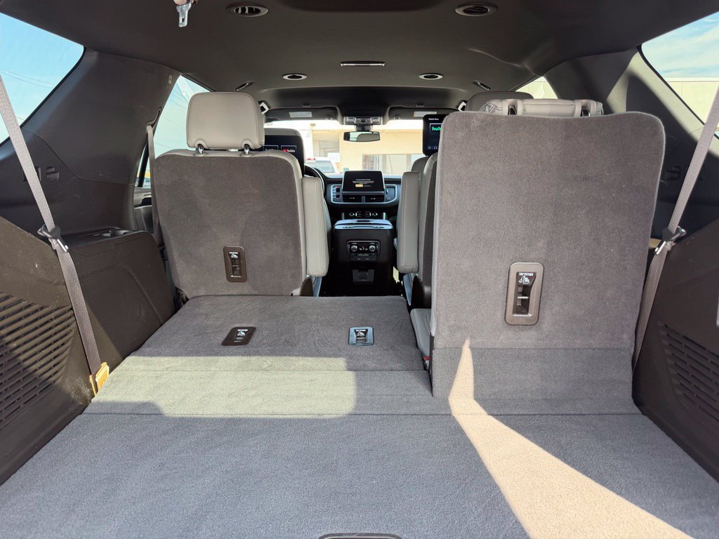 Used 2022 GMC Yukon SLT w/ SLT Luxury Package AWD/4WD image 19