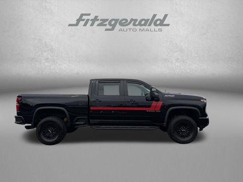 Used 2024 Chevrolet Silverado 2500 ZR2 w/ Technology Package AWD/4WD image 4