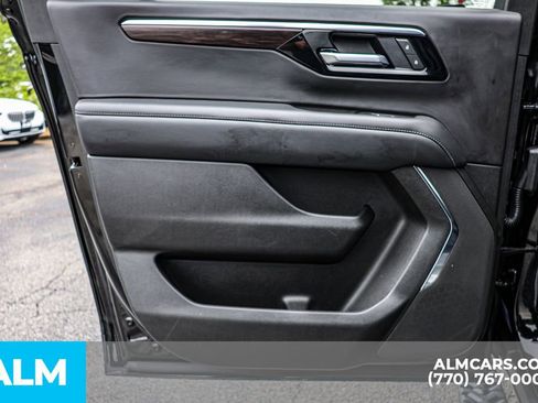 Used 2025 Chevrolet Suburban Z71 AWD/4WD image 50