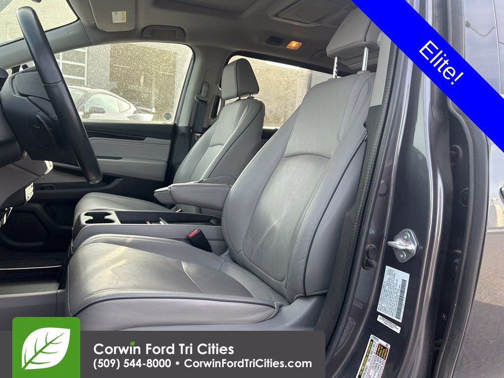 Used 2023 Honda Odyssey Elite image 2