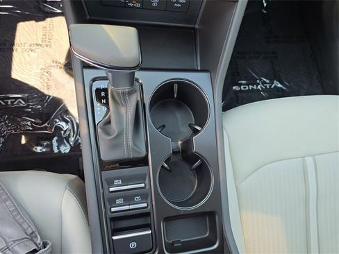 Certified 2025 Hyundai Sonata SE image 19