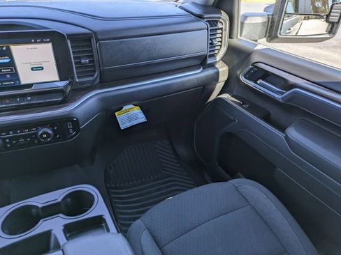 Used 2025 Chevrolet Silverado 2500 LT w/ Convenience Package image 17