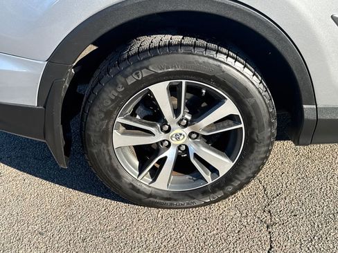 Used 2018 Toyota RAV4 XLE image 40