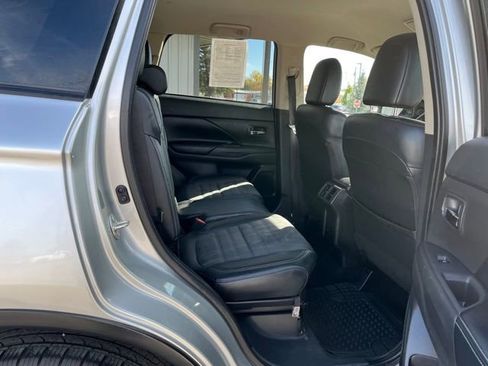 Used 2020 Mitsubishi Outlander SE AWD/4WD image 35