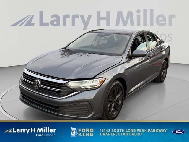 Used 2022 Volkswagen Jetta SE w/ Panoramic Sunroof Package FWD image 1