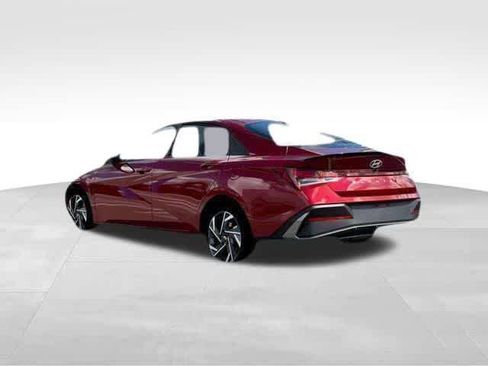 Certified 2025 Hyundai Elantra Sport image 5