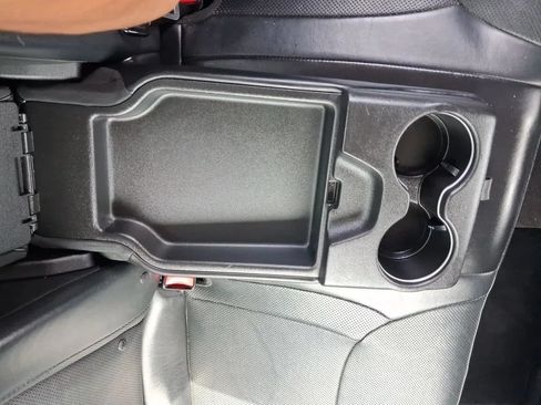 Used 2015 Chrysler 300 C RWD image 24