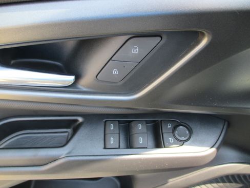 Used 2025 Chevrolet Equinox EV LT w/ Comfort Package AWD/4WD image 13