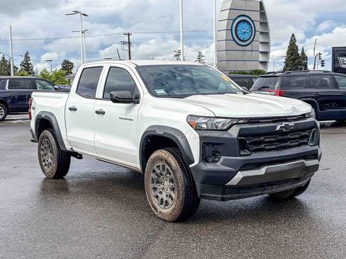 Used 2023 Chevrolet Colorado Trail Boss w/ Advanced Trailering Package AWD/4WD image 5
