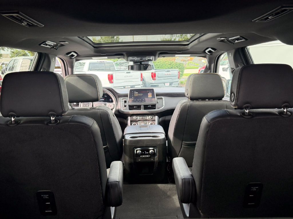 Certified 2023 GMC Yukon XL SLT AWD/4WD image 10