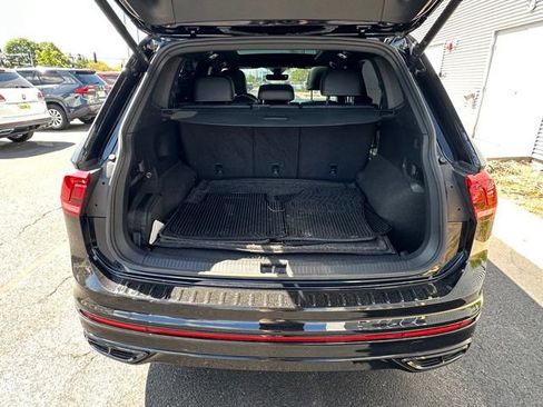 Certified 2024 Volkswagen Tiguan SE R-Line AWD/4WD image 15