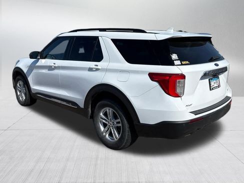 Used 2020 Ford Explorer XLT AWD/4WD image 5