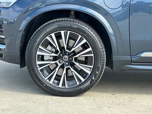 Certified 2023 Volvo XC90 T8 Plus image 31