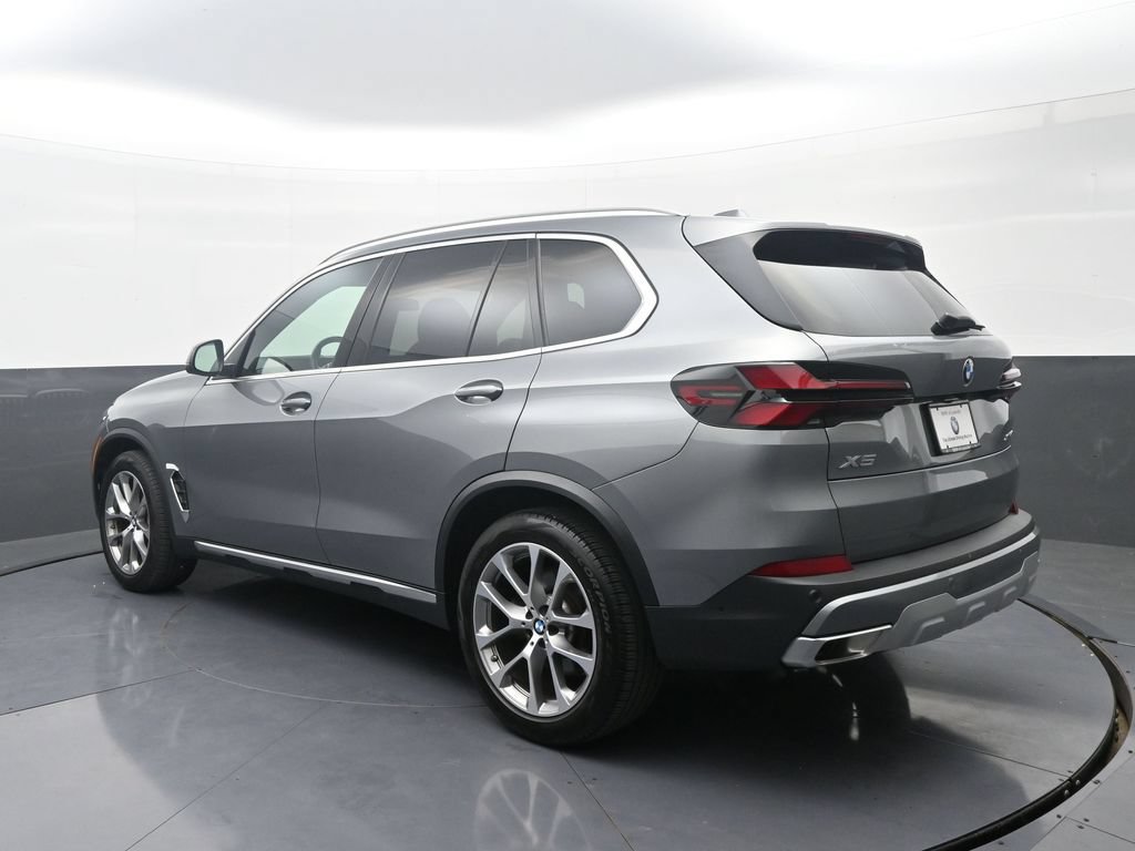 Used 2024 BMW X5 xDrive40i w/ Parking Assistance Package AWD/4WD image 5