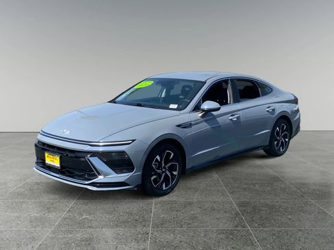 Used 2024 Hyundai Sonata SEL FWD image 1