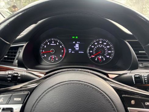 Used 2019 Kia Cadenza Premium image 26