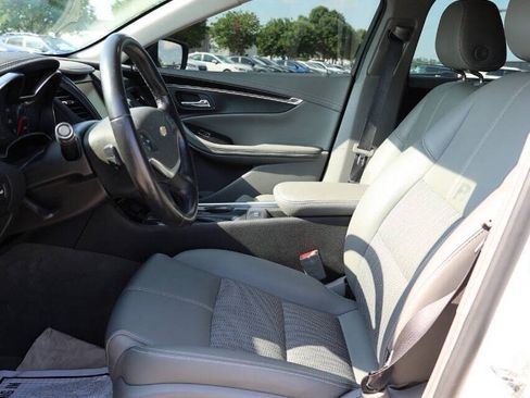 Used 2018 Chevrolet Impala LT FWD image 13