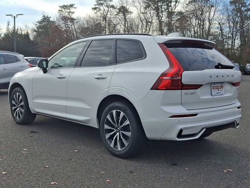 Used 2024 Volvo XC60 B5 Core w/ Climate Package image 4