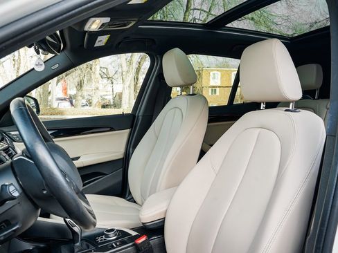 Used 2022 BMW X1 xDrive28i w/ Convenience Package image 17