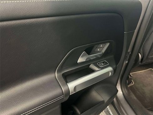 Certified 2021 Mercedes-Benz GLB 250 4MATIC image 11