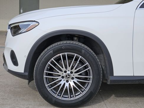 Certified 2025 Mercedes-Benz GLC 300 image 10