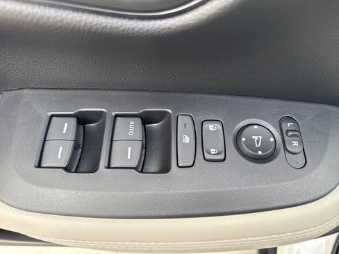 New 2026 Honda HR-V LX image 13