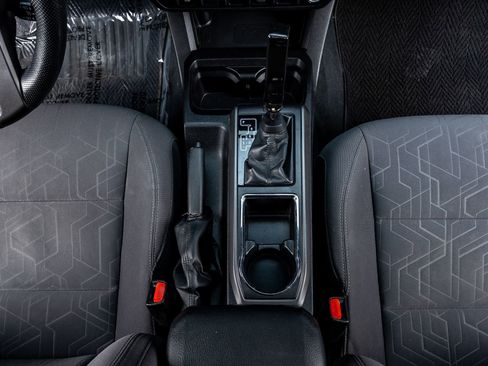 Used 2016 Toyota Tacoma TRD Sport image 27