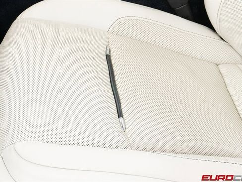 Used 2018 Rolls-Royce Dawn image 47