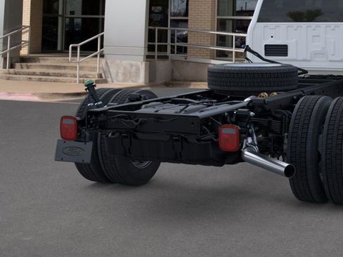 New 2025 Ford F550 4x4 Regular Cab Super Duty w/ XL Chrome Package image 23