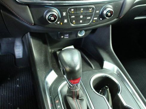 Used 2022 Chevrolet Traverse RS image 21