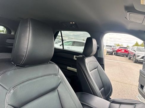 Used 2020 Ford Explorer XLT w/ Equipment Group 202A RWD image 33