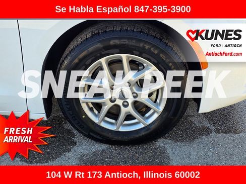 Used 2023 Chrysler Voyager LX FWD image 11
