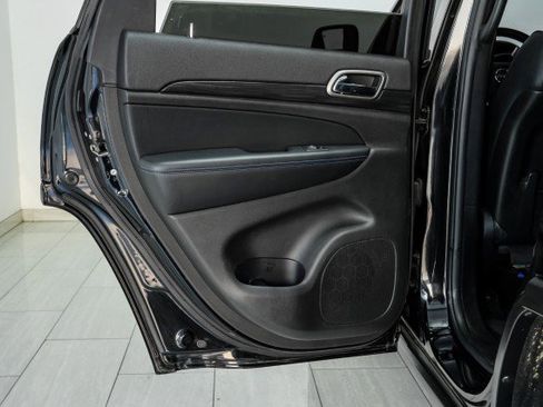 Used 2020 Jeep Grand Cherokee Laredo image 44