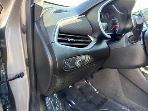 Used 2023 Chevrolet Malibu LT FWD image 24