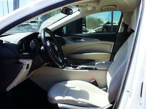 Used 2018 Buick Regal Preferred w/ Sights and Sounds Package image 33