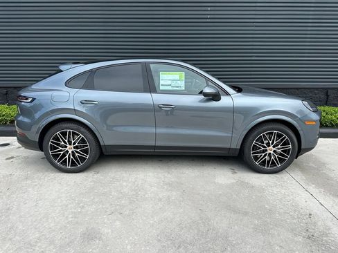 Used 2026 Porsche Cayenne E-Hybrid Coupe AWD/4WD image 11