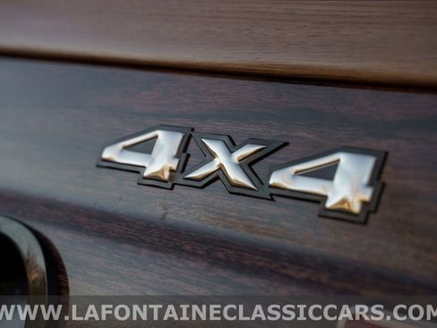 Used 1991 Jeep Grand Wagoneer image 31