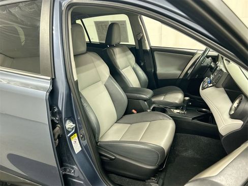 Used 2014 Toyota RAV4 Limited image 23