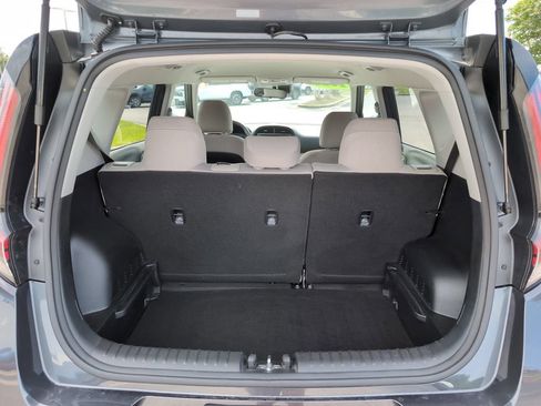 Used 2025 Kia Soul LX w/ LX Technology Package FWD image 6
