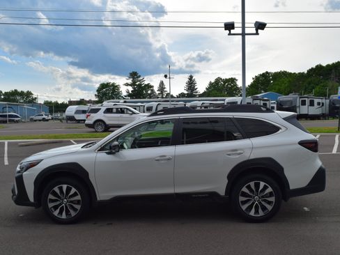 Used 2025 Subaru Outback Limited XT AWD/4WD image 5