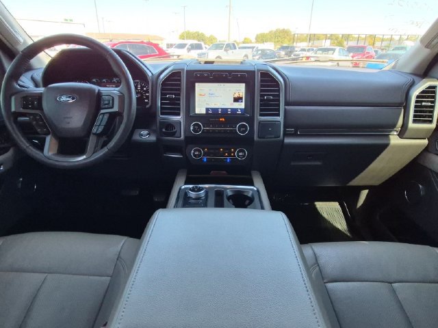 Used 2020 Ford Expedition XLT w/ Equipment Group 202A AWD/4WD image 16