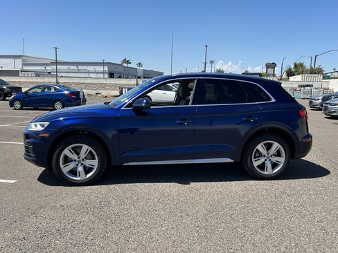 Used 2019 Audi Q5 2.0T Premium Plus w/ Premium Plus Package AWD/4WD image 2